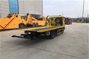 站前区非事故拖车