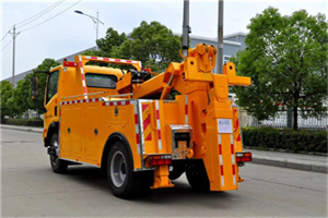 站前区高速路拖车费